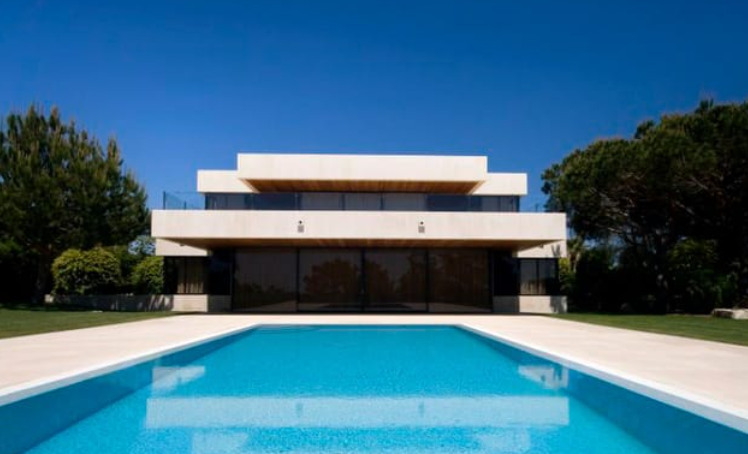 Construcción de piscina para jardín de vivienda en Madrid por Diarsa