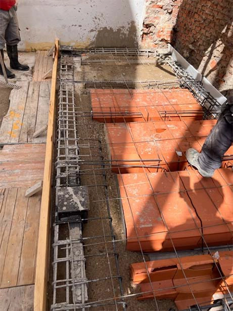 Hormigonado y forjado en obra de construcción en San Sebastián de los Reyes Madrid por Diarsa