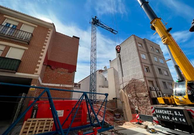 Grúa en proyecto de construcción de viviendas en Madrid por Diarsa