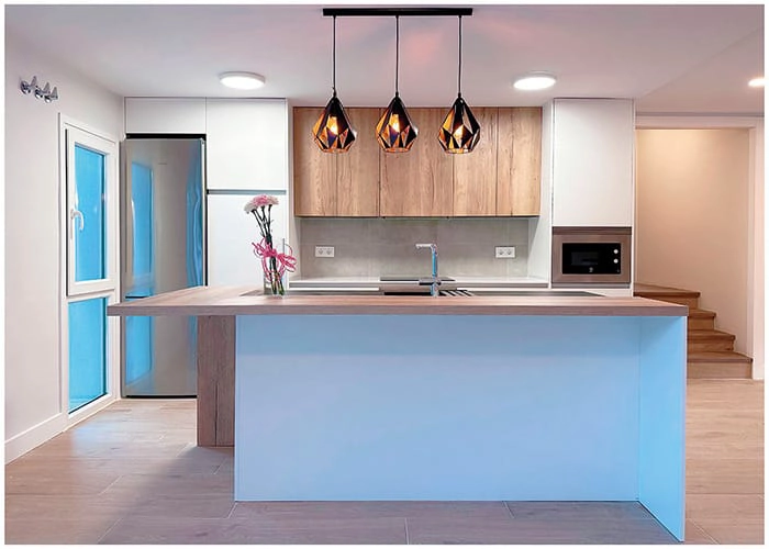 Reforma integral de baño con acabados modernos en Madrid por Diarsa